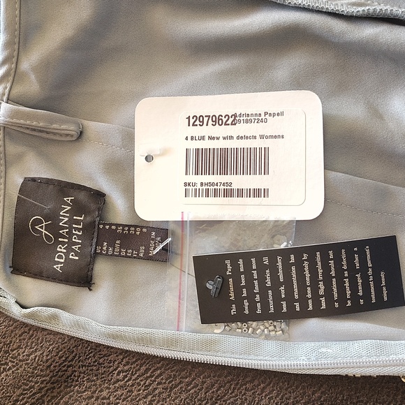 Adrianna Papell Stunning Sparkling Zip Up Long Dress. Size: 4 - Picture 5 of 5